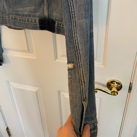 Last Chance A&F Cropped Jean Jacket - Picture 4 of 4